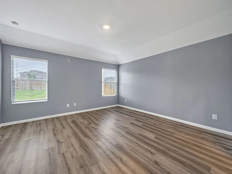 10639 Vinateros Dr — Photo 16