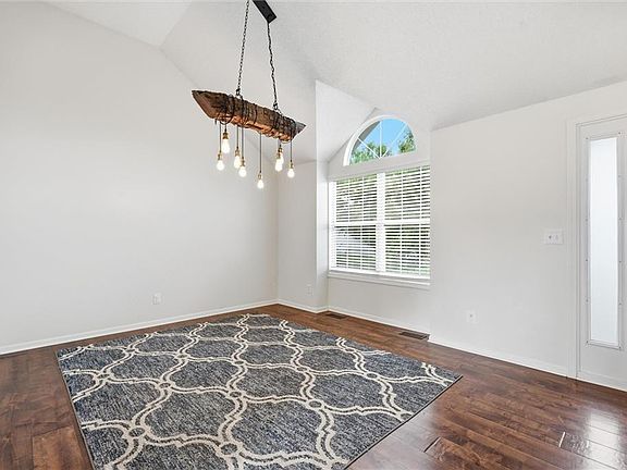 5th image of 12411 Live Oak Cir