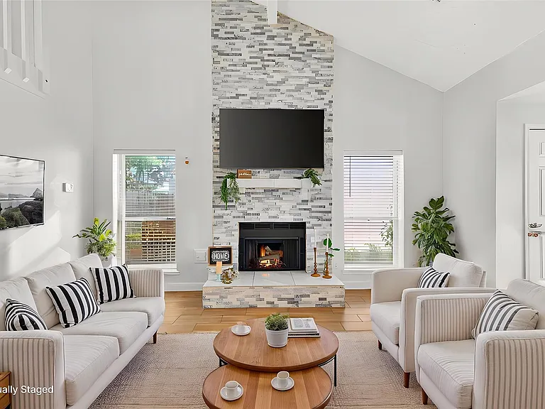5323 Windsong Trl — Photo 3