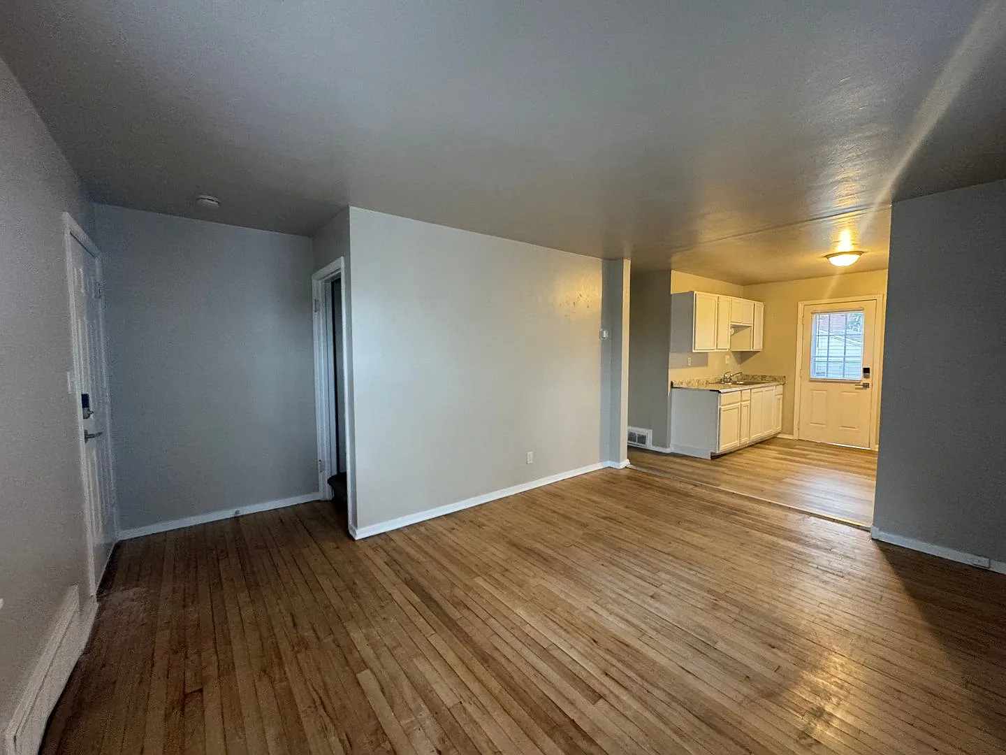 Spacious 3BR Milwaukee Home | Additional Bonus Room | Large Yard | 1 Car Garage + 1 Car Parking S... — Photo 4