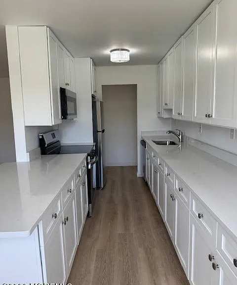 35 Manchester Ct #D — Photo 9