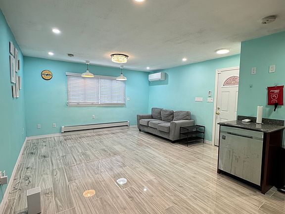 3rd image of 561 Clawson St Floor 2