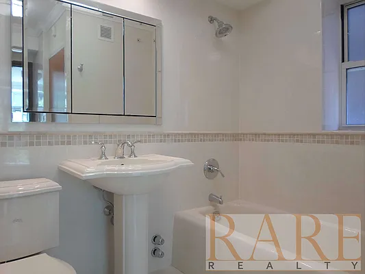 Rented by RARE Realty | media 5