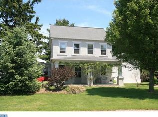 1207 Lebanon Rd, Manheim, PA 17545