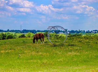 9752 Harris Ranch Ln, Sealy, TX 77474