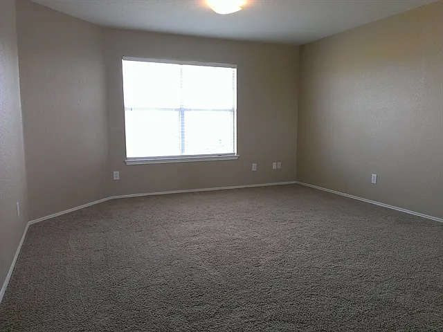 7504 Wood Slope Dr — Photo 12