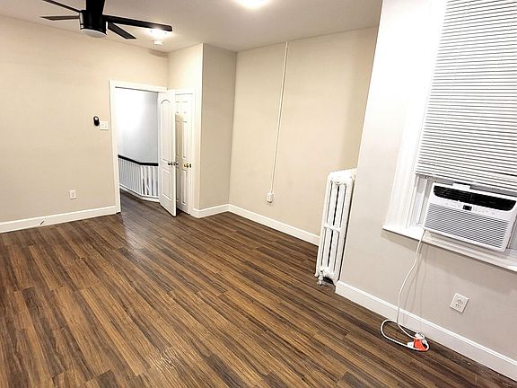 3rd image of 5815 Catharine St Floor 2