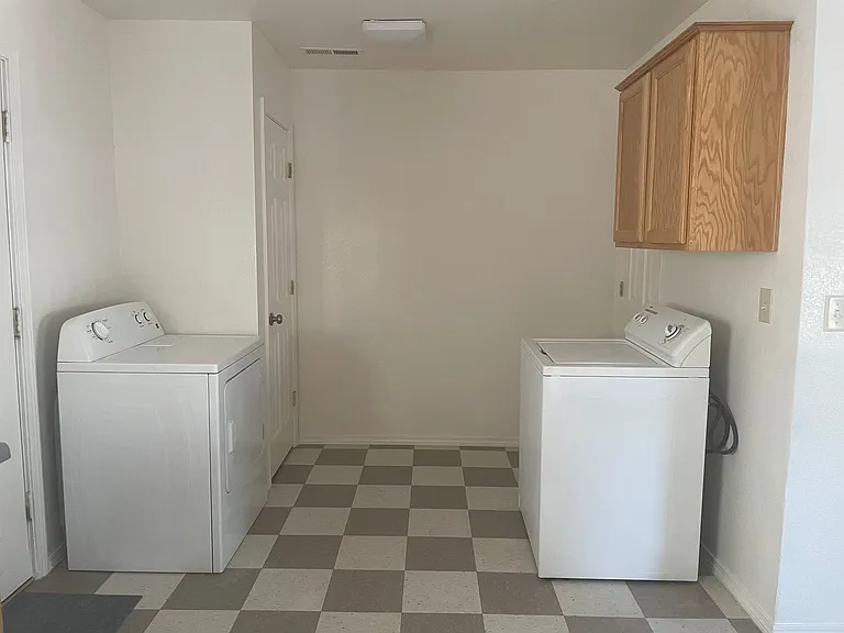 1506 S Yale St #A — Photo 5