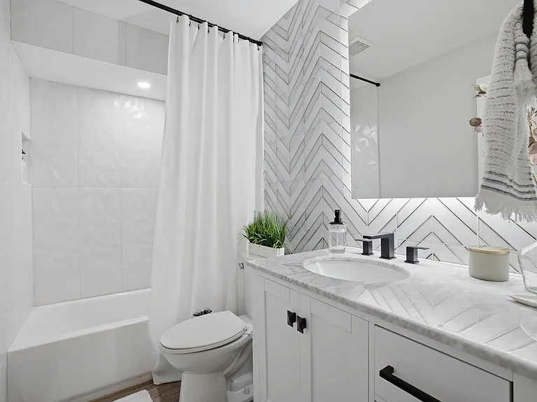 15928 Henry Ln — Photo 21