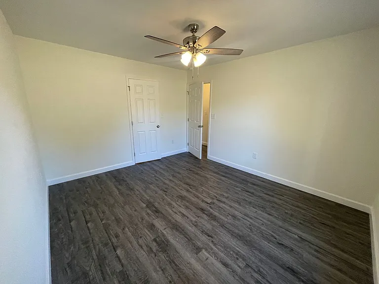 4013 Eugene Dr — Photo 9