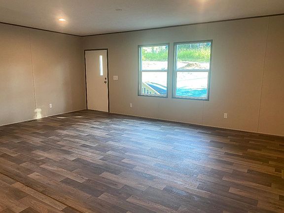 3rd image of 106 Simmons Rd