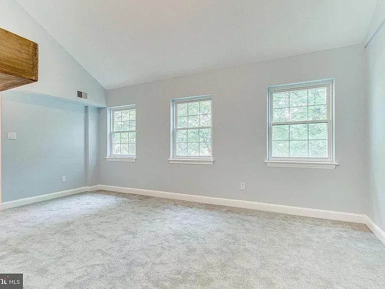 2103 N Taft St #118 — Photo 6