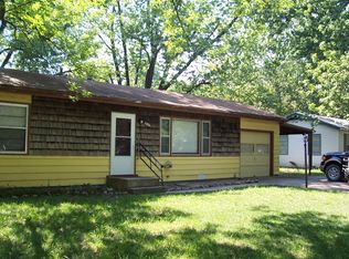 1929 Hayes Dr, Manhattan, KS 66502