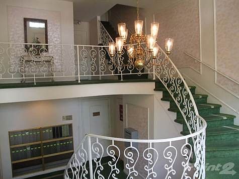 monroe foyer