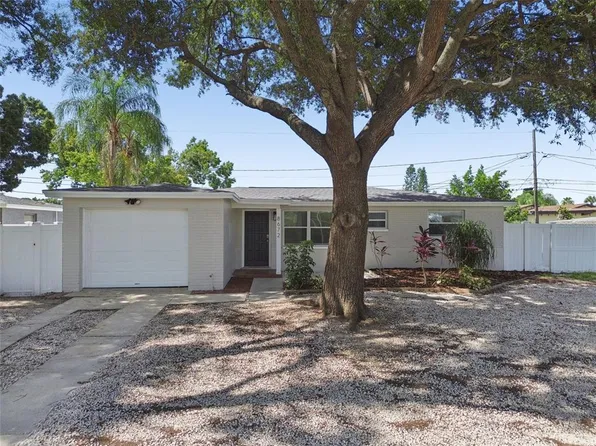 8672 78th Pl, Seminole, FL 33777
