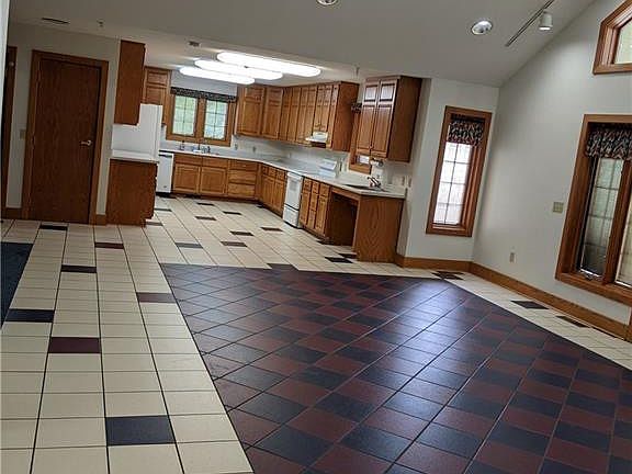 4th image of 729 Parkside Dr