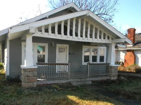 723 E Maple St, Cushing, OK 74023