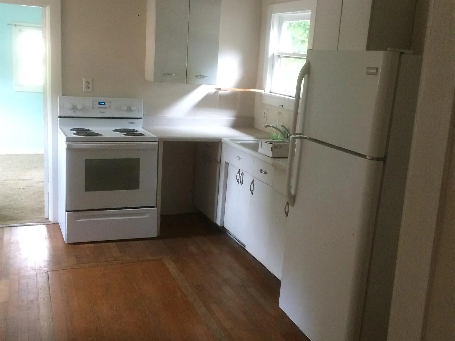 2 bed, 1.0 bath, 800 sqft, $1,100 — Photo 4