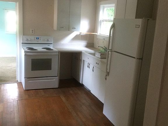 4th image of 2212 29th Ave S #B