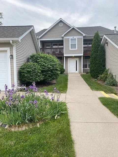 1380 Heatherwood Ln photo 1