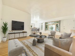 11957 Rochester Ave #3, Los Angeles, CA 90025