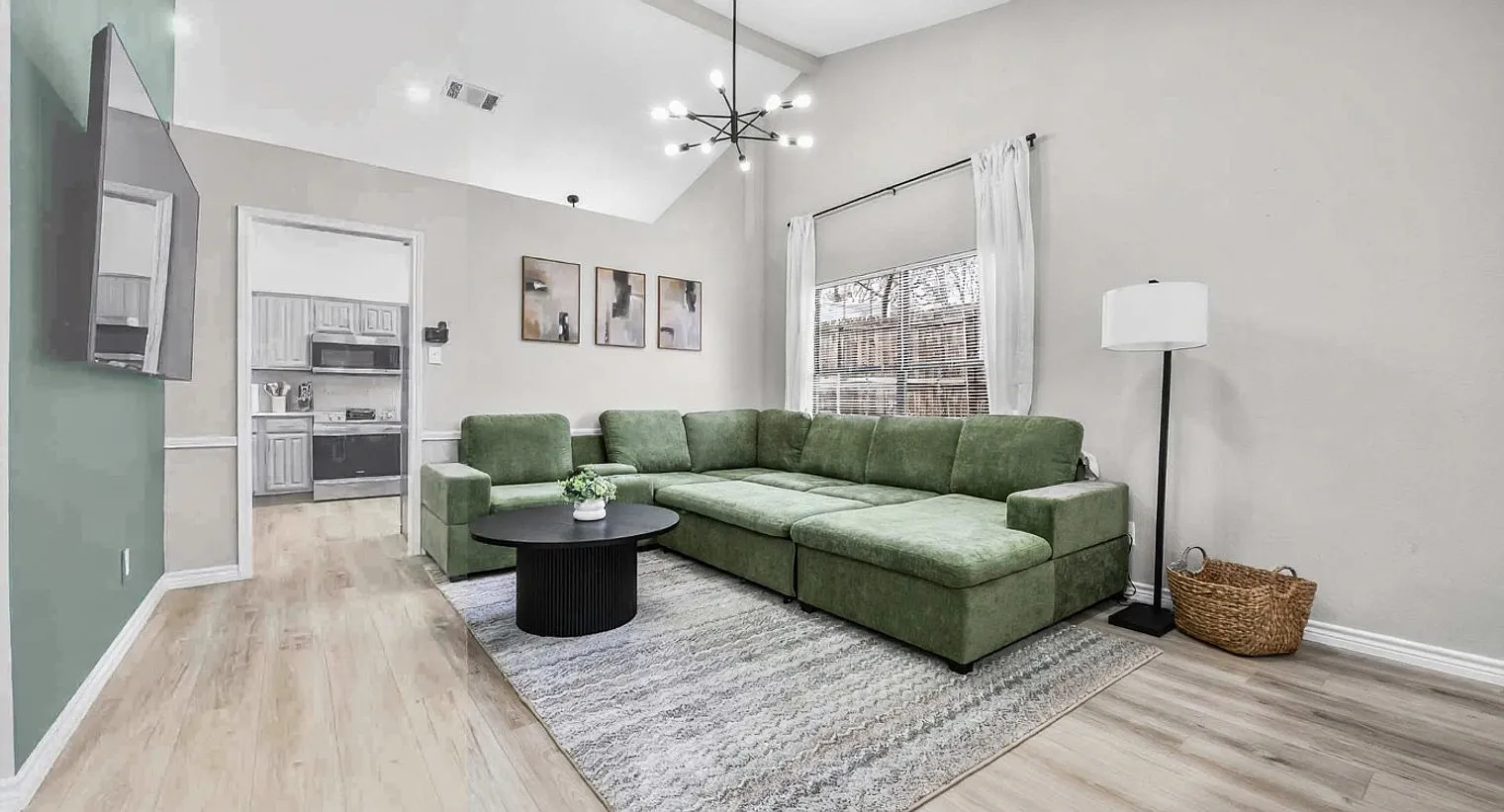 4 bed, 2.0 bath, 1894 sqft, $9,676 — Photo 1