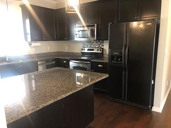 5th image of 768 Chinaberry Ct