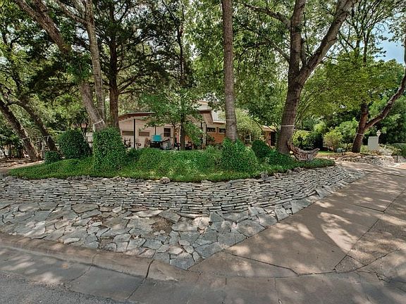 4th image of 6101 Shoalwood Ave