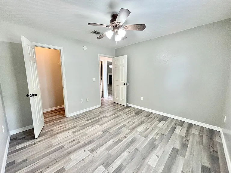 4734 Autumndale Dr — Photo 15