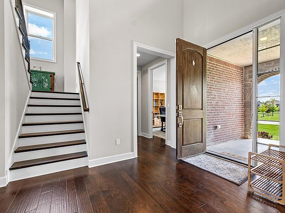 2nd image of 2349 Westbrooke Ct