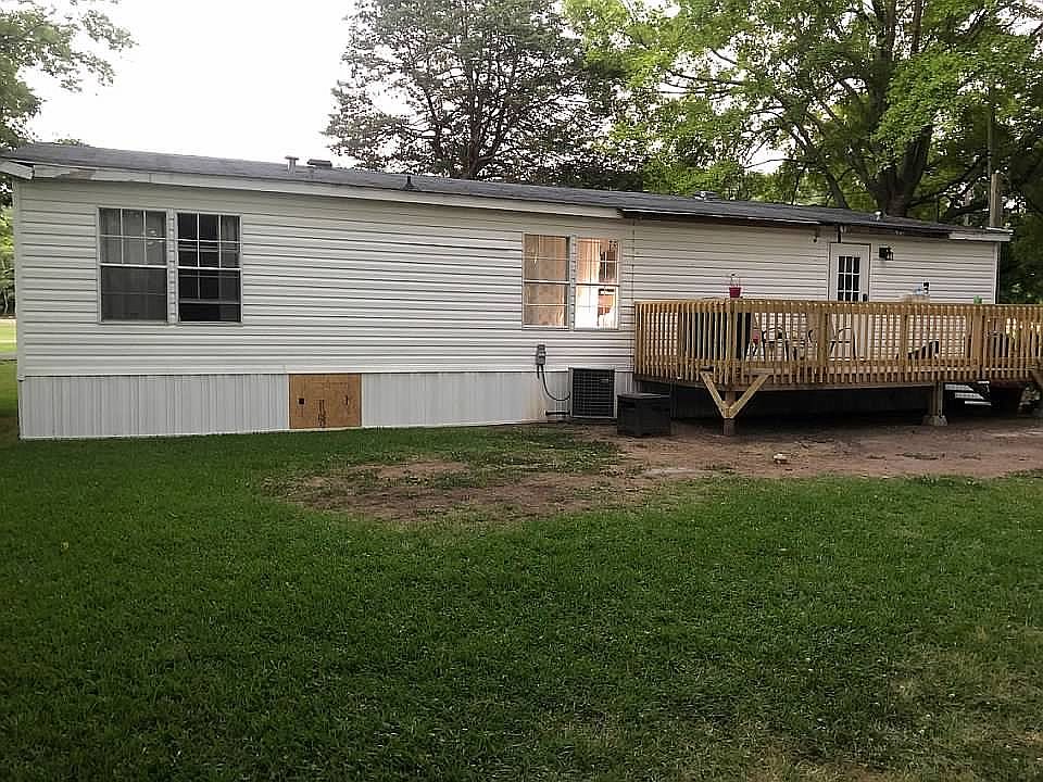 2nd image of 1115 7th St SW