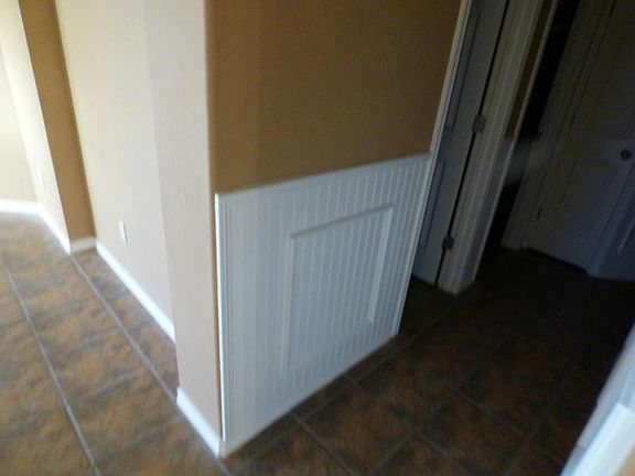 3rd image of 3905 Esquire Dr