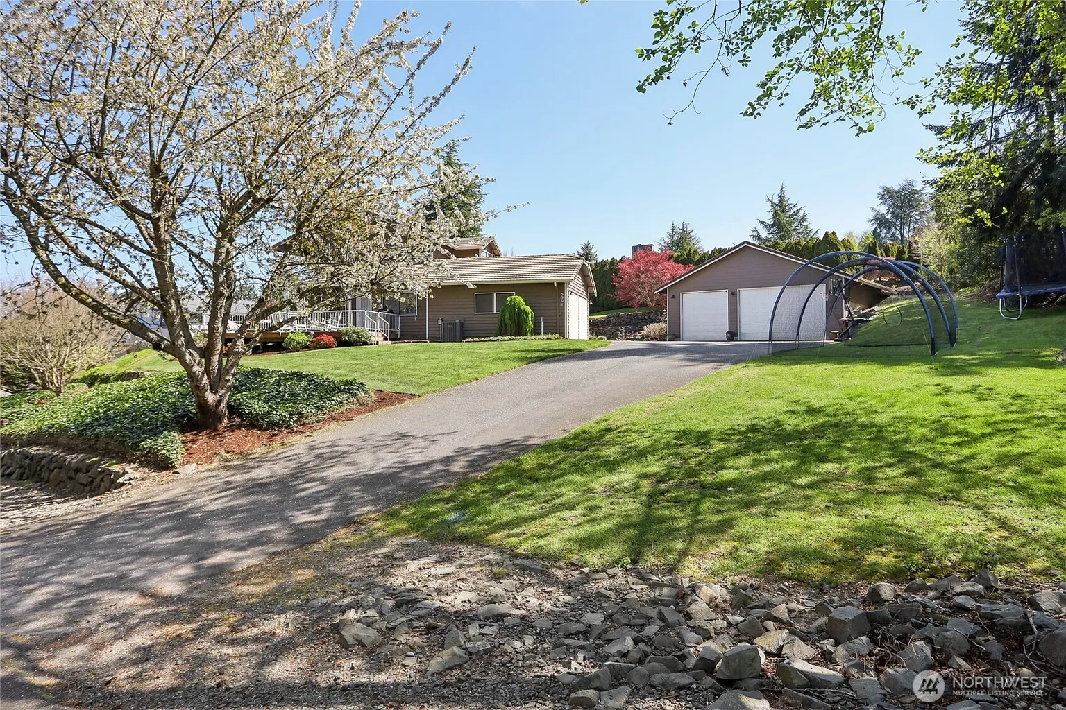 5901 Indian Trail NE photo 1