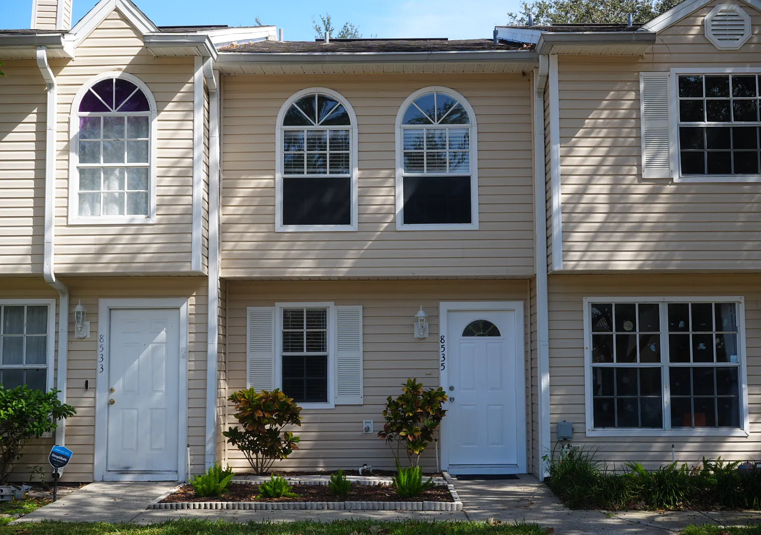 2 bed, 2.5 bath, 1110 sqft, $2,100 — Photo 1