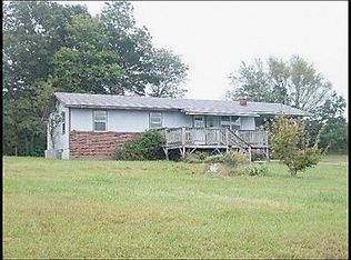 1028 Ridgeway Rd, Jamestown, TN 38556