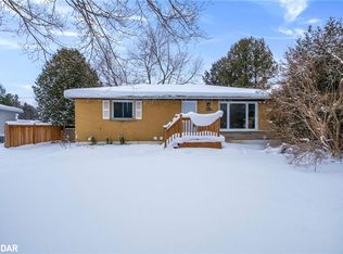 317 James St E, Orillia, ON L3V1M4