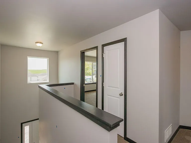 109 Madison Ln — Photo 15