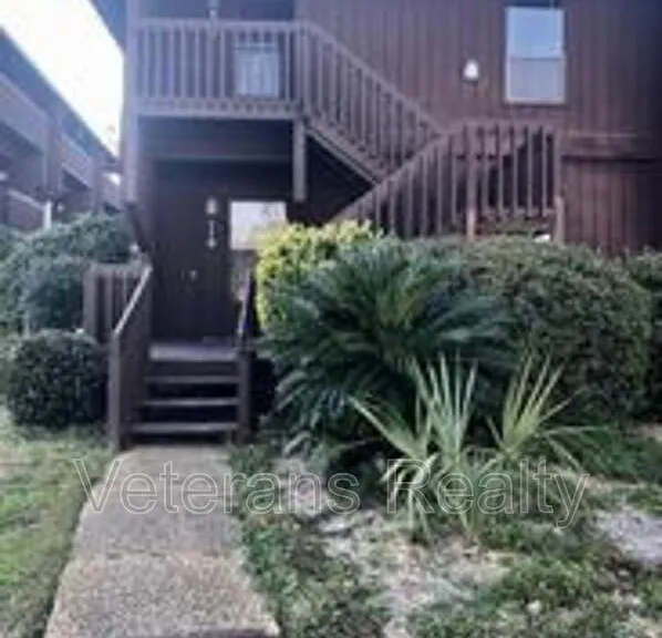 210 Lanai Vlg #C — Photo 1