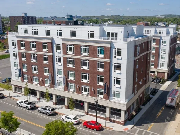 2 Cliveden St Unit 601E, Quincy, MA 02169