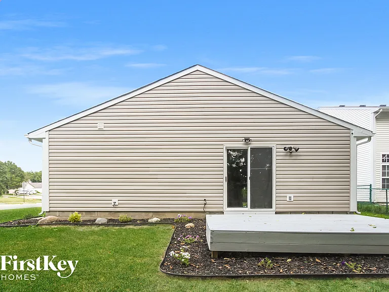 3940 Burningbush Dr — Photo 15