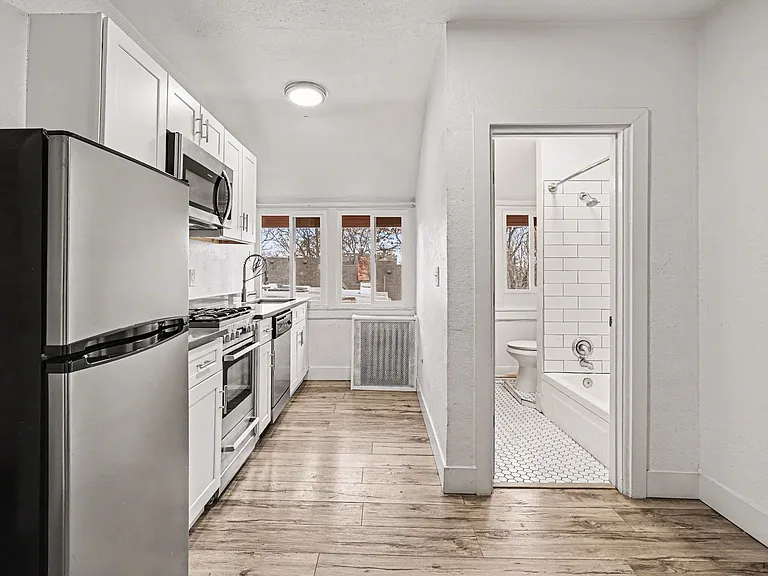 1159 N Corona St — Photo 5