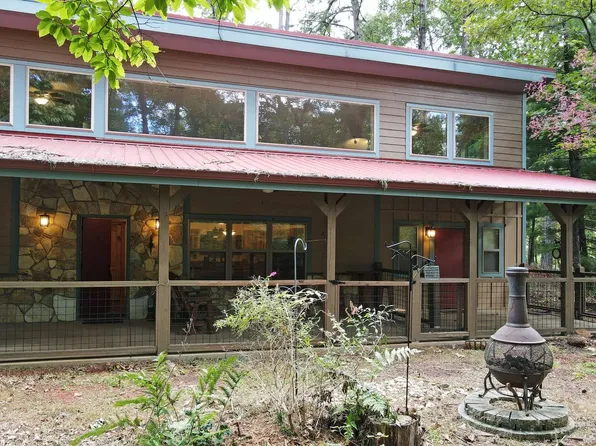 185 Sassafras Dr, Mineral Bluff, GA 30559