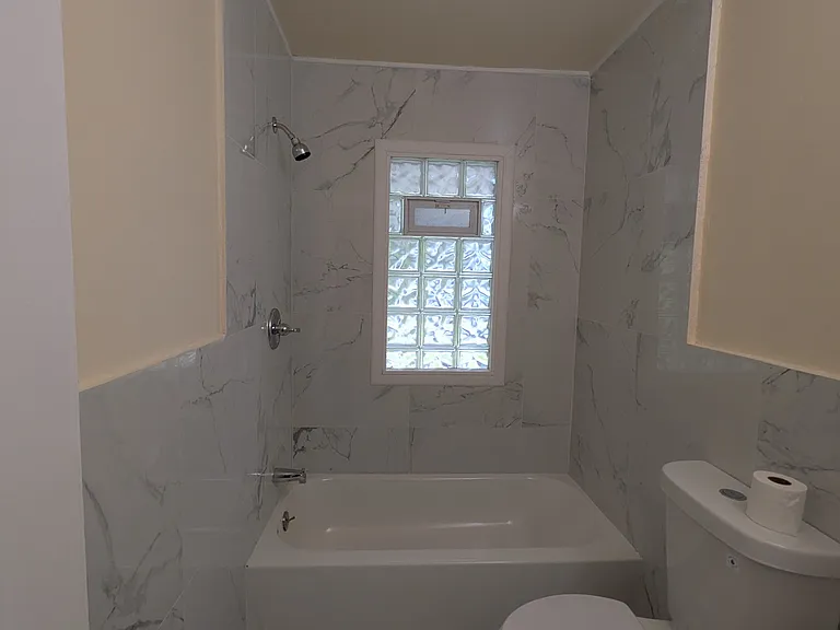 7414 Vaughan St — Photo 10