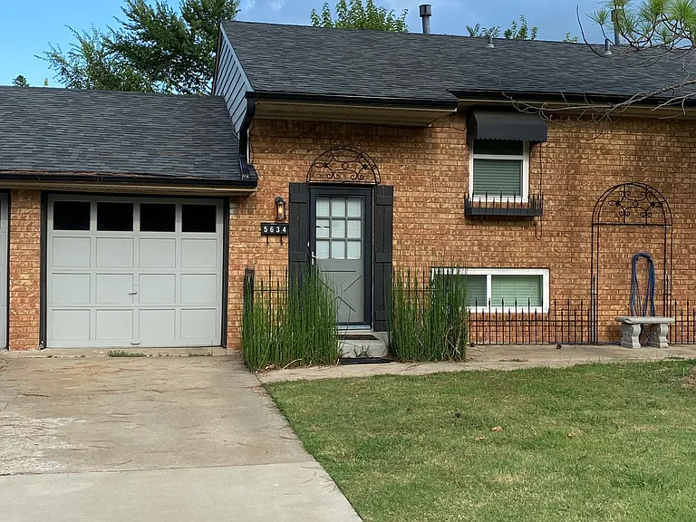 5634 N Meridian Ave — Photo 1