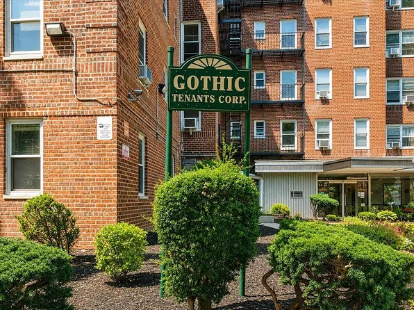 84-50 169th St #315, Queens, NY 11432