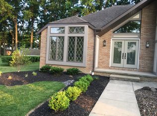 8932 Diane Dr, North Ridgeville, OH 44039