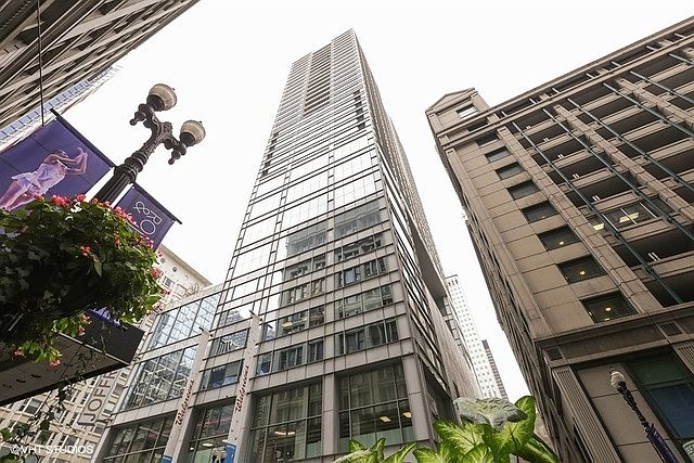 1st image of 8 E Randolph St Unit 2503