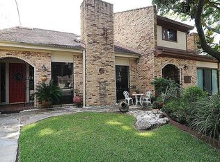10113 Valley Forge Dr, Houston, TX 77042