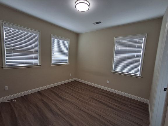 3rd image of 10616 Olive St Unit A
