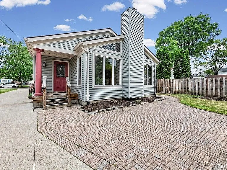 4010 Linwood Ave — Photo 7
